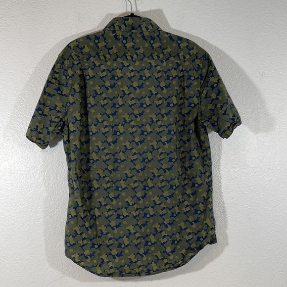 7 DIAMONDS Green Camo Camoflauge Front Button Short Sleeve Shirt Size XL - Picture 4 of 10
